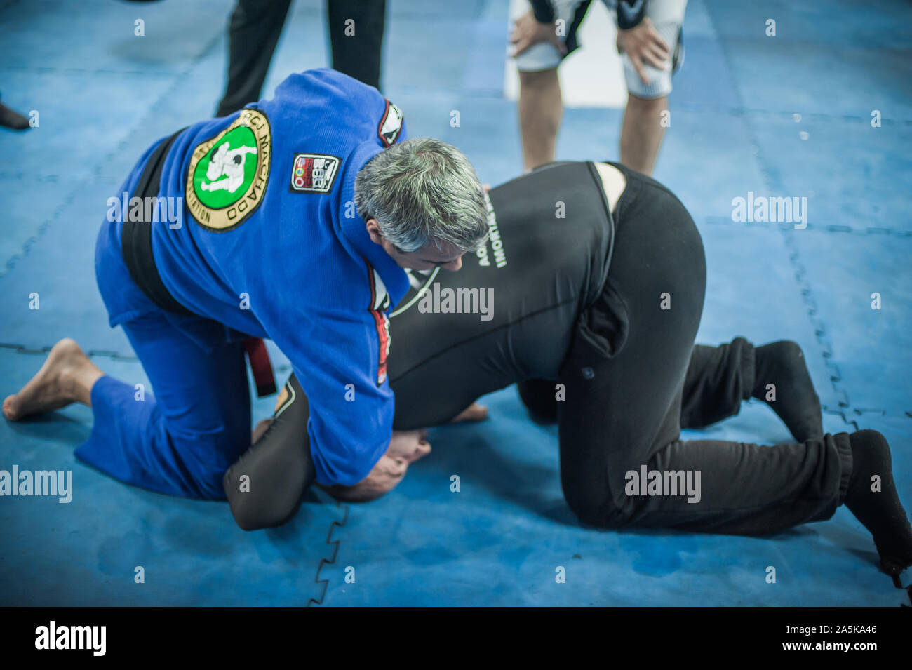 Kapap Krav Maga instructor Avi Nardia demonstrates escrima stick-fighting –  Stock Editorial Photo © guruxox #315081816