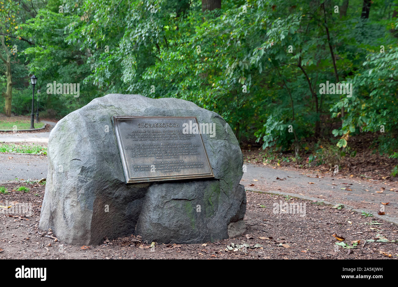 Shorakkopoch boulder marks the site where legend says Peter Minuit purchased Manhattan island from the indians for trinkets & beads worth 60 guilders. Stock Photo