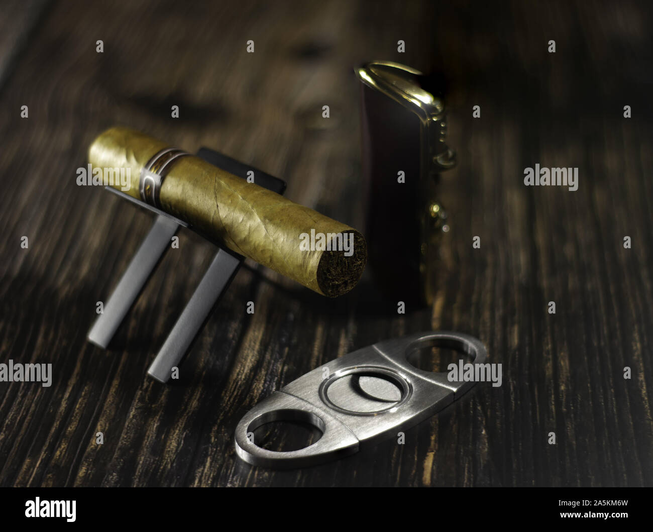 Cigar holder hires stock photography and images Alamy