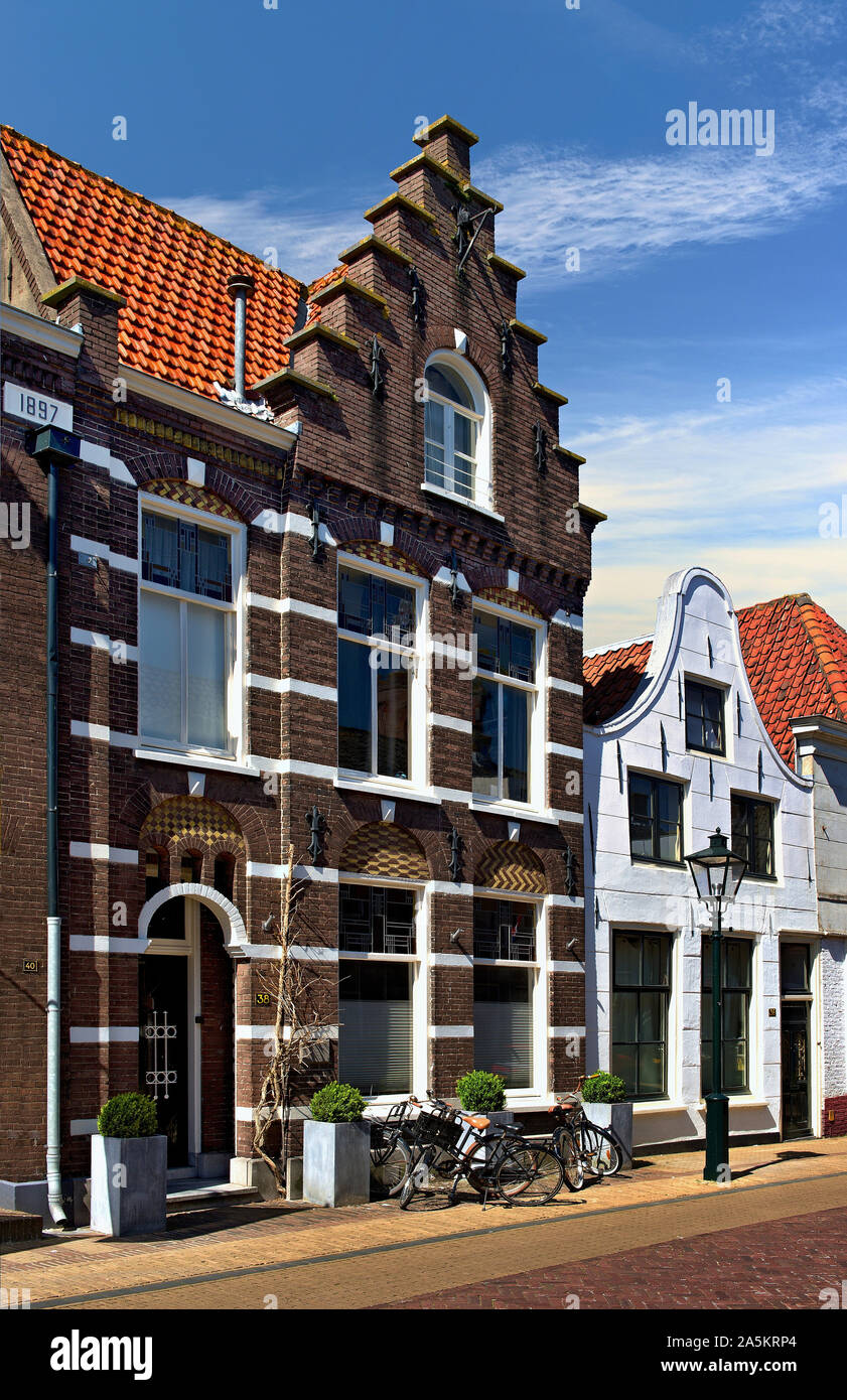 Picturesque houses on the street in Naarden Stock Photo Alamy