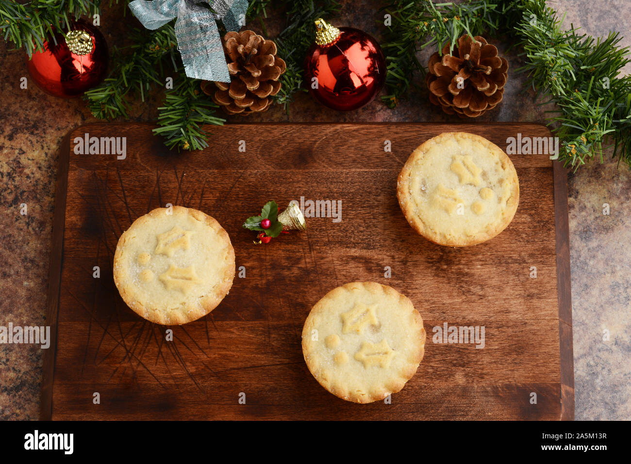 Three mince pies hi-res stock photography and images - Alamy