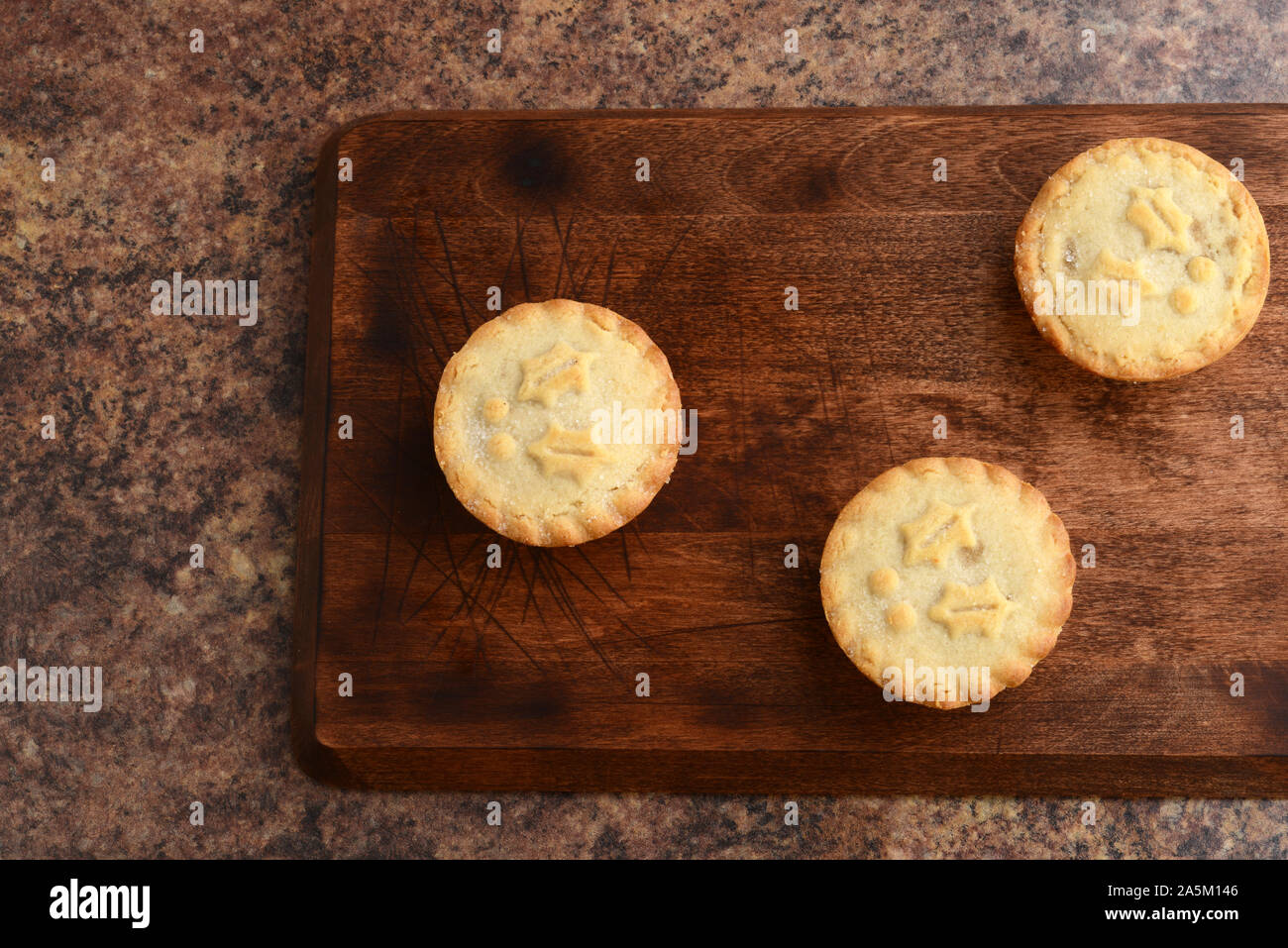 Three mince pies hi-res stock photography and images - Alamy
