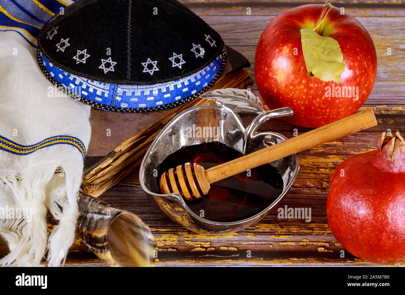 Apple and honey, traditional kosher food of jewish New Year Rosh