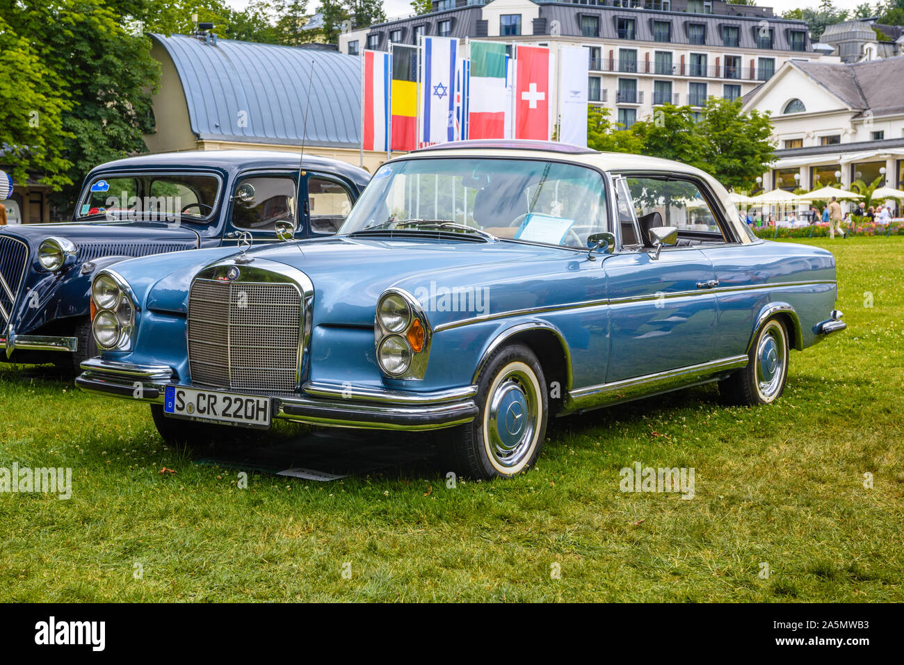 Mercedes Benz 280se High Resolution Stock Photography And Images Alamy