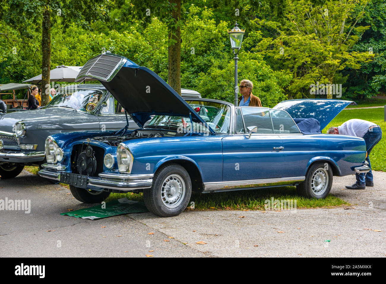 BADEN BADEN, GERMANY - JULY 2019: dark blue MERCEDES-BENZ W111 280SE 280 SE coupe 1961 1971, oldtimer meeting in Kurpark. Stock Photo