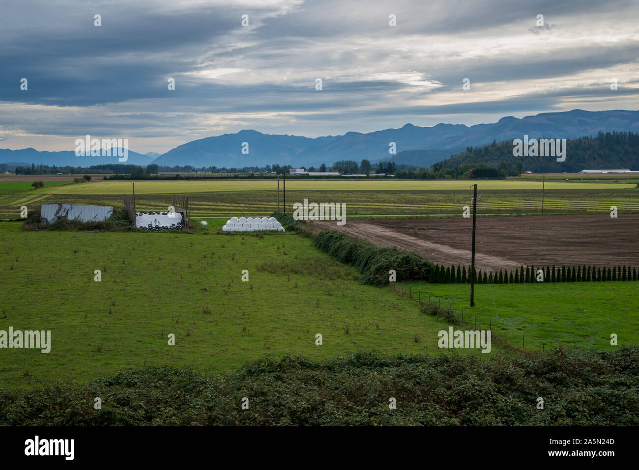 Farm farmland crops hires stock photography and images Alamy
