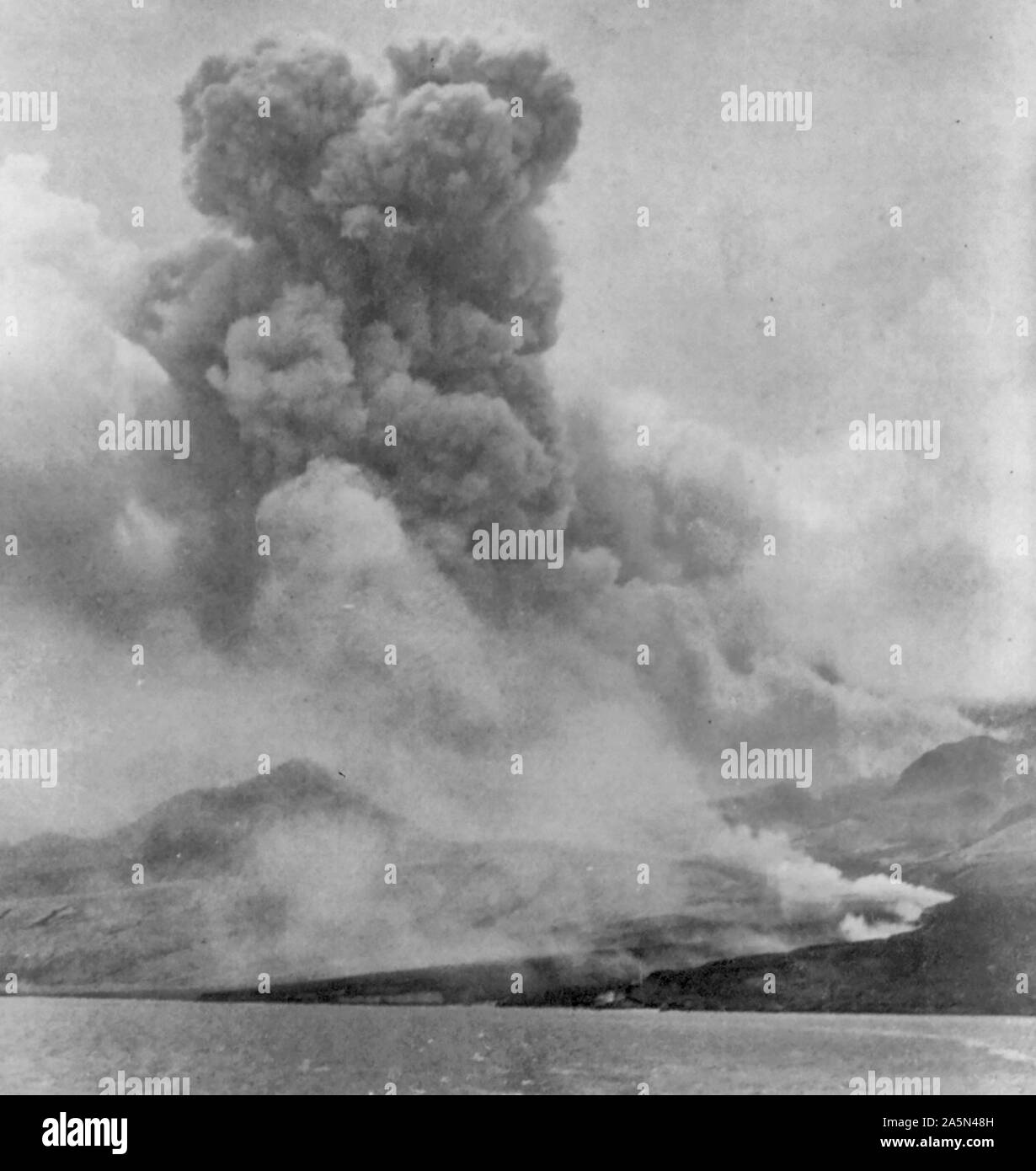 A terrible volcanic eruption - Mont Pelee in eruption, May 1902, Martinique Stock Photo