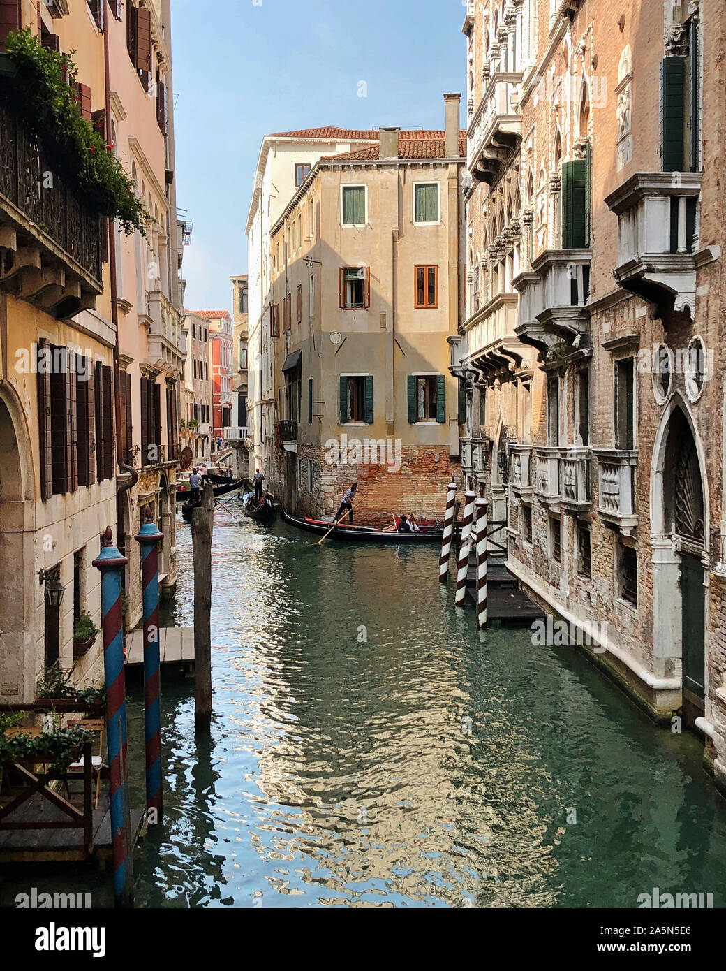 Back canal venice hi-res stock photography and images - Alamy