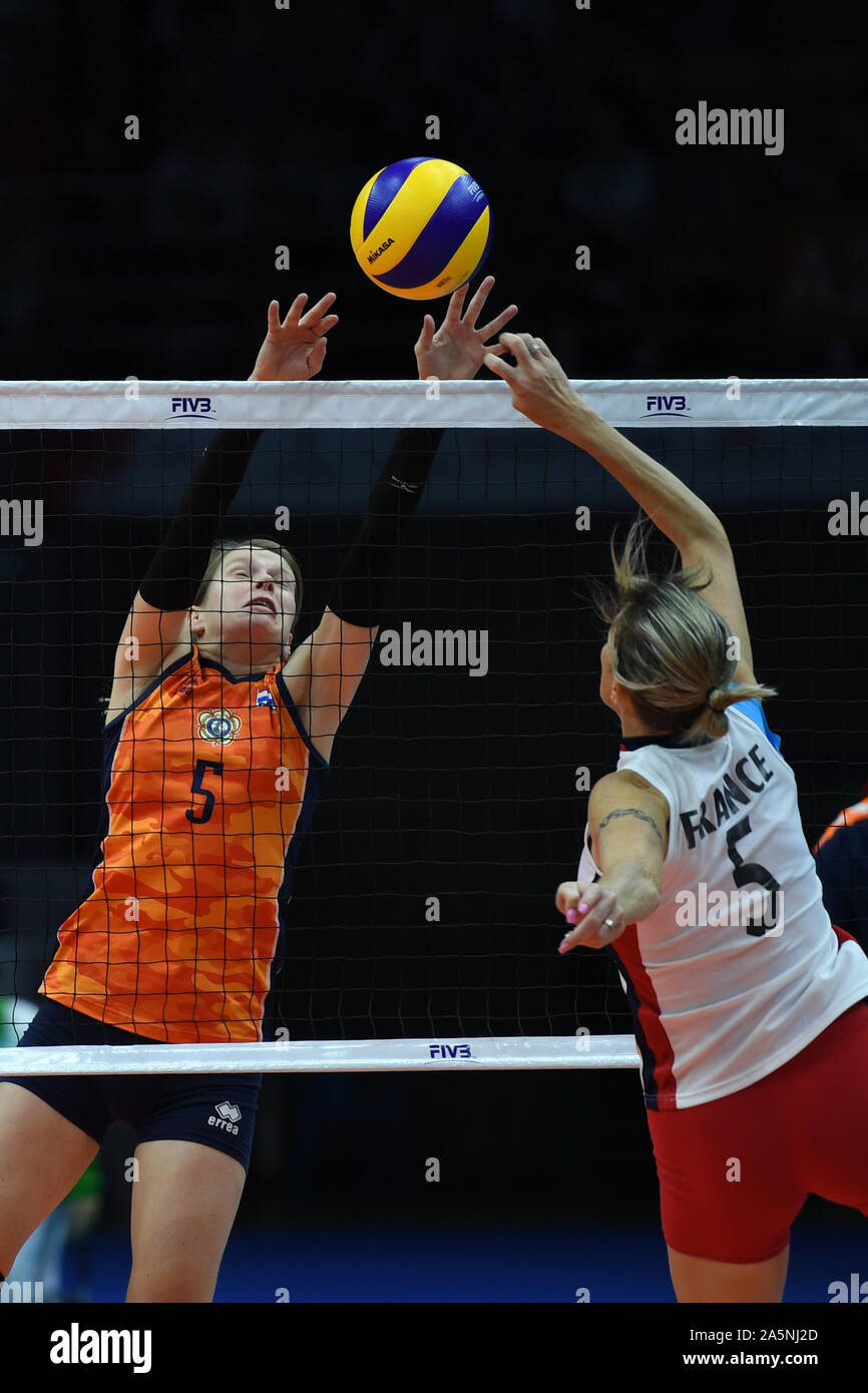 Maria Rong Wuhan, China's Hubei Province. 22nd Oct, 2019. Maria De Rong(L) of the ...