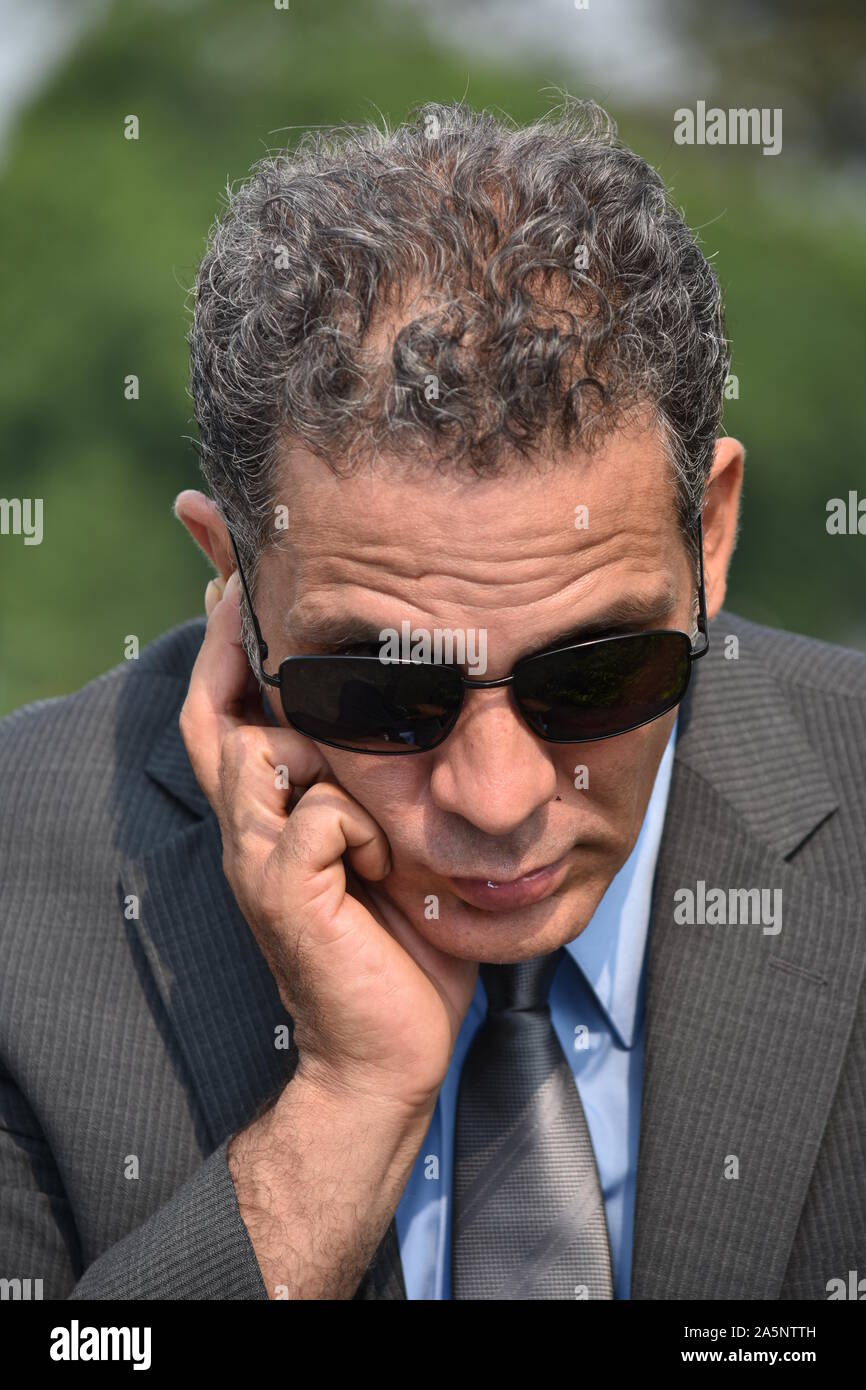 Fbi Agent Listening Wearing Sunglasses Stock Photo Alamy