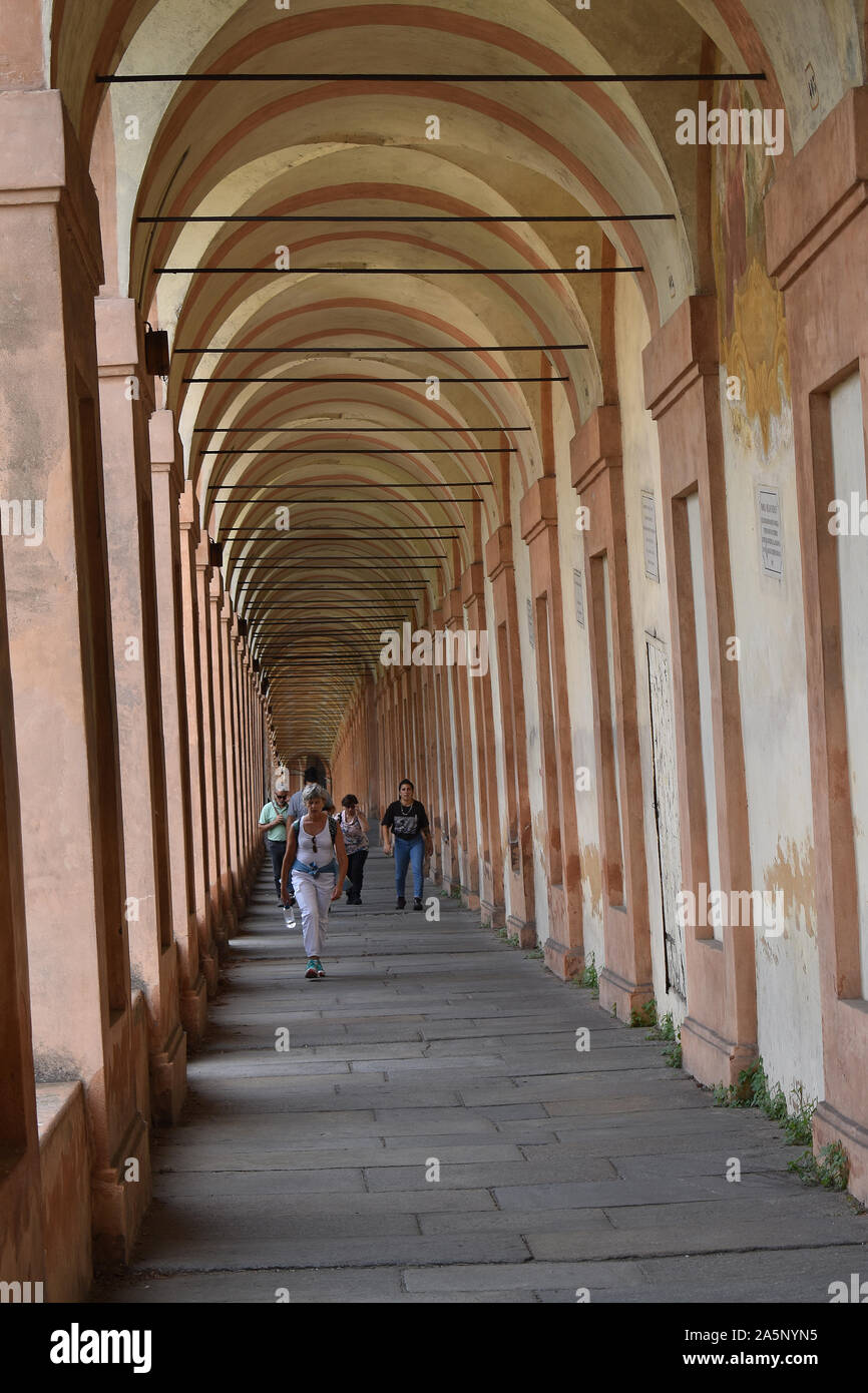 The porticos of Bologna Stock Photo Alamy