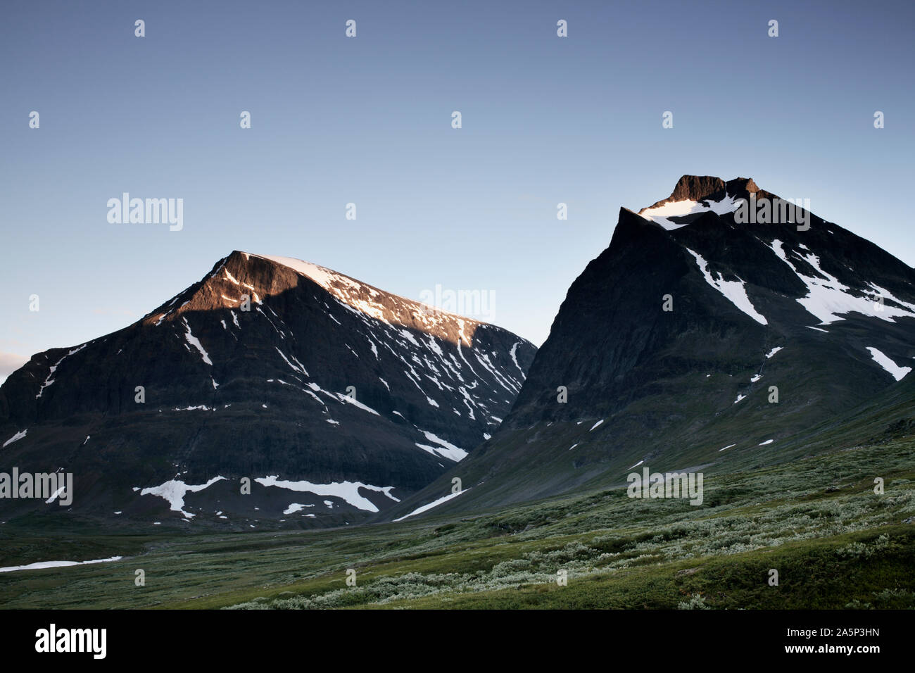 Clear sky over mountains hi-res stock photography and images - Alamy