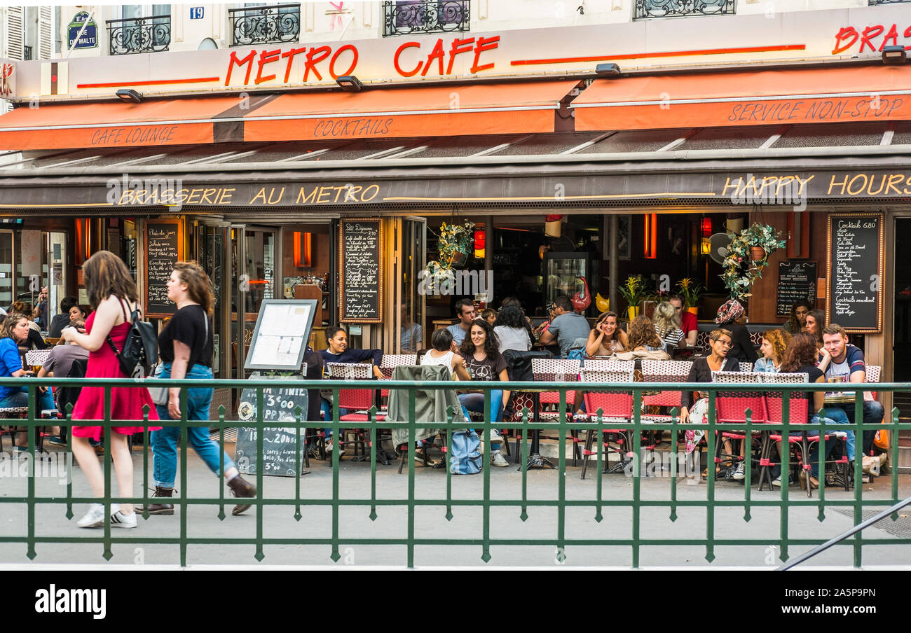 brasserie au metro, metro cafe Stock Photo