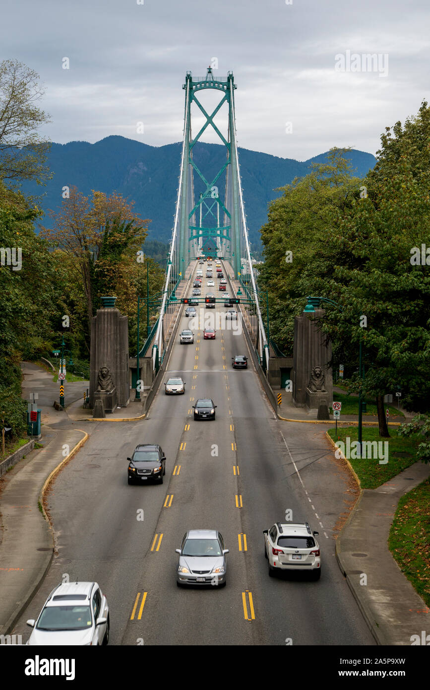 Vancouver, British Columbia, Canada.   Lions Gate Bridge.  A suspension bridge that crosses the first narrows of Burrard Inlet and connects the City o Stock Photo