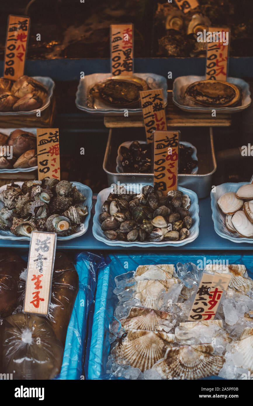 Vertical image raw seafood hi-res stock photography and images - Alamy