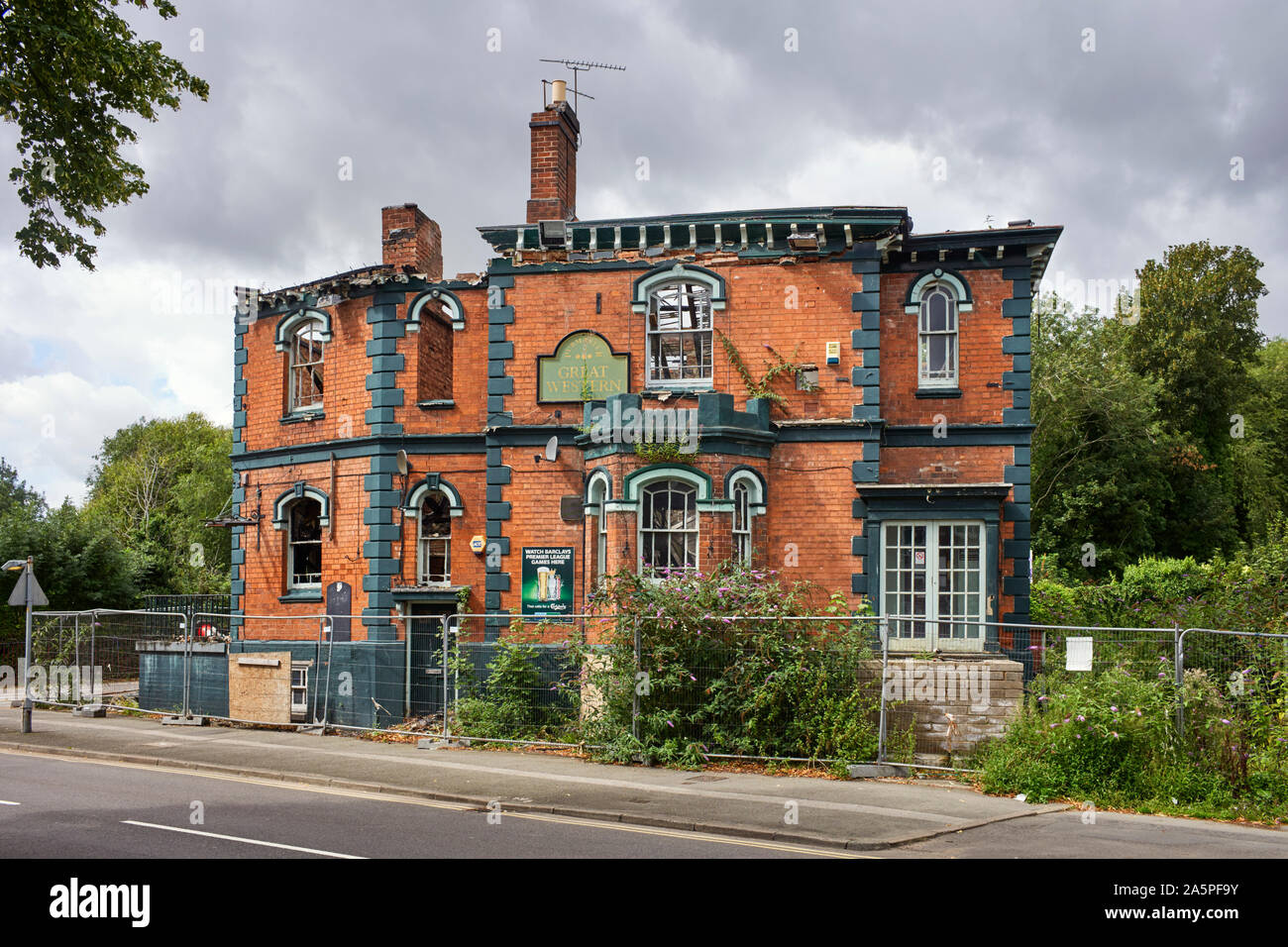 The fire damaged Great Western Public house in Warwick partially demolished Stock Photo