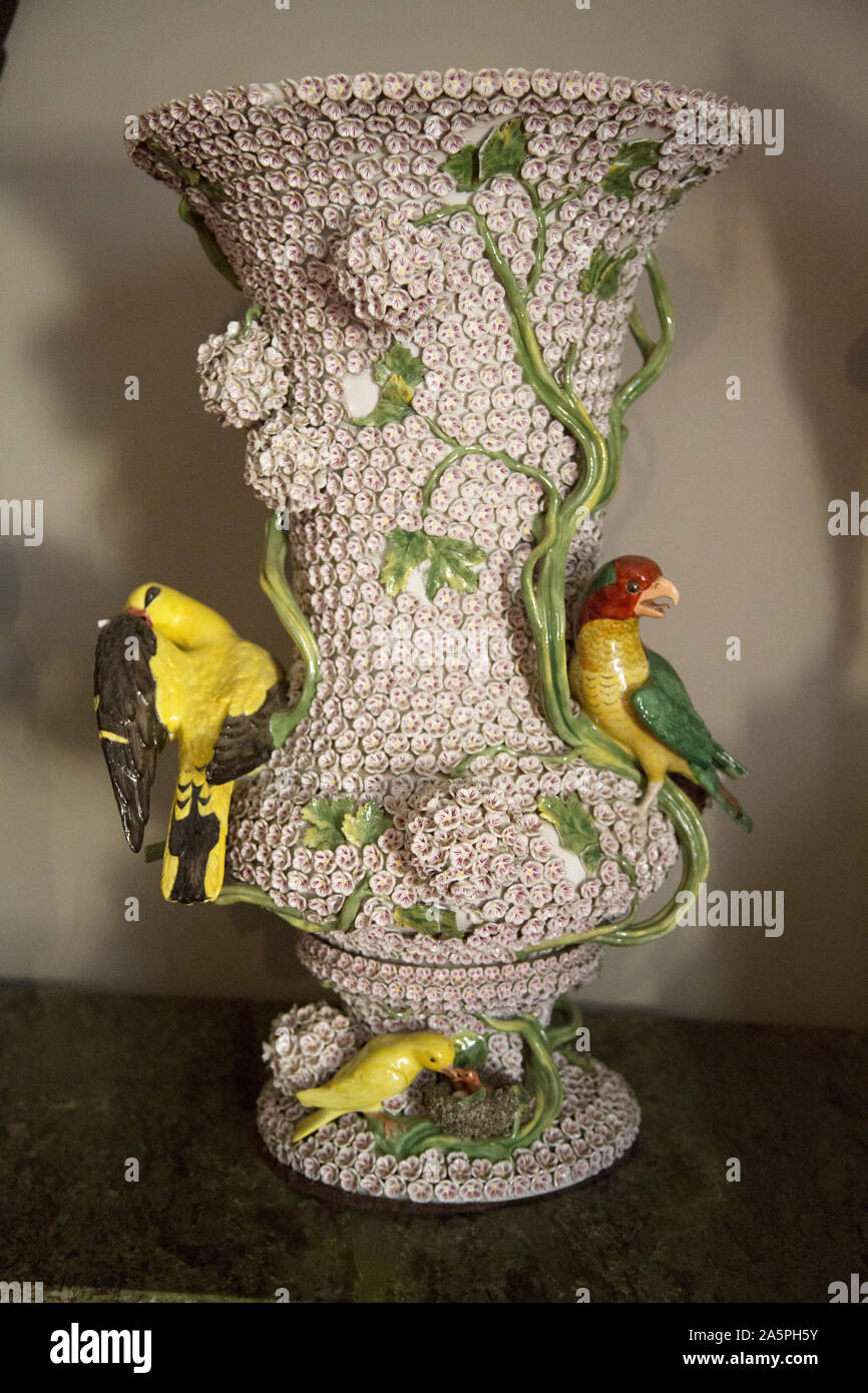 Ceramic Birds Stock Photos Ceramic Birds Stock Images Alamy