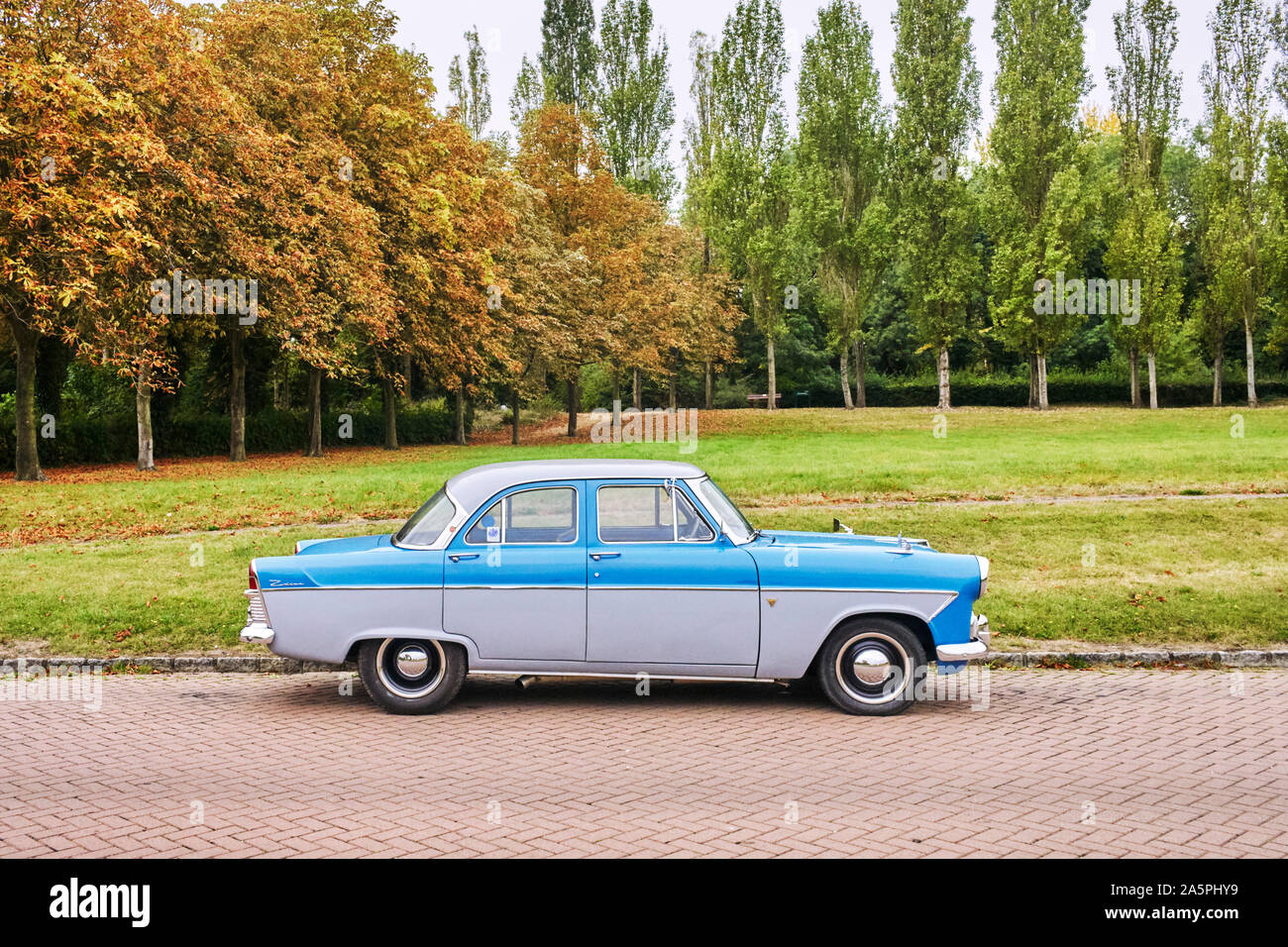 1960s Ford Zodiac car parked on a sideroad in Milton Keynes Stock Photo