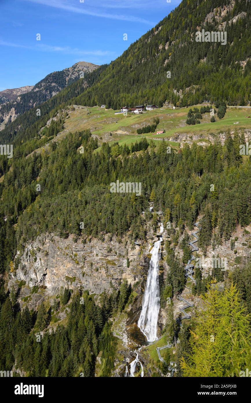 Der grösste Wasserfall Tirols, Stuibenwasserfall im Ötztal, Tirol, Östereich Stock Photo