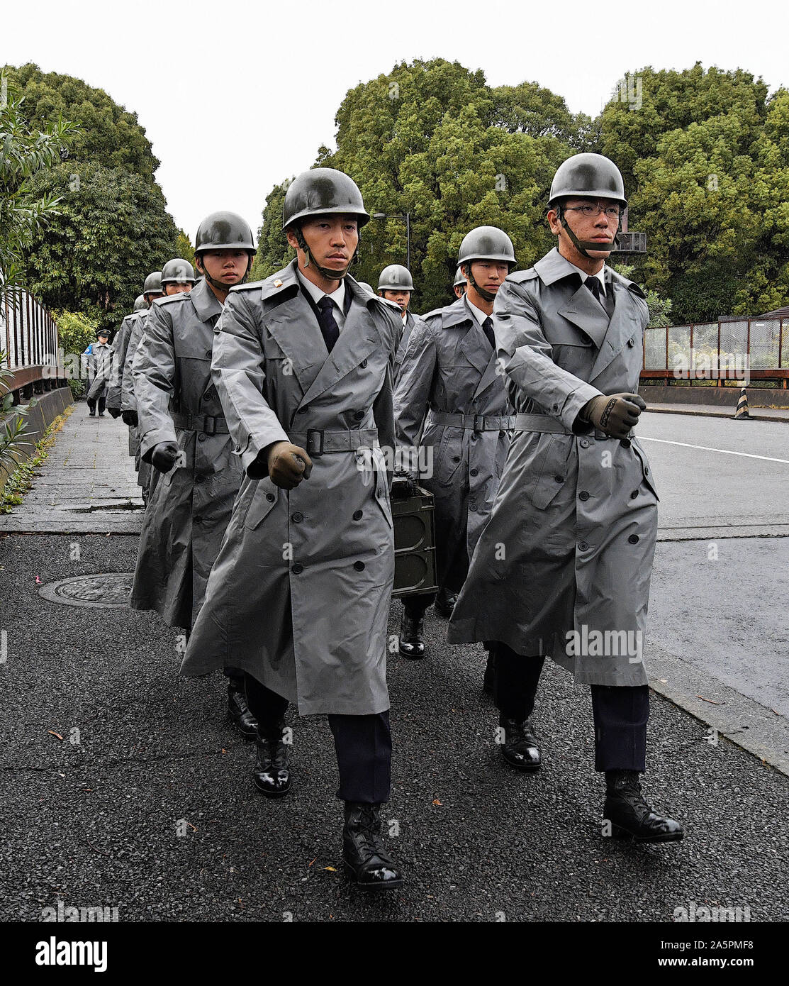 Tokyo, Japan. 22nd Oct, 2019. Members of Japan Ground Self-Defense Forces prepare to fire a 21 gun salute during a proclamation ceremony marking Emperor Naruhito's ascension to the throne at the Kitanomaru Park in Tokyo, Japan on Tuesday, October 22, 2019. New Emperor Naruhito proclaimed his enthronement before roughly 2,000 guests from home and more than 180 countries in a major ancient-style ceremony at the Imperial Palace in Tokyo that will be steeped in solemnity and tradition. Credit: UPI/Alamy Live News Stock Photo