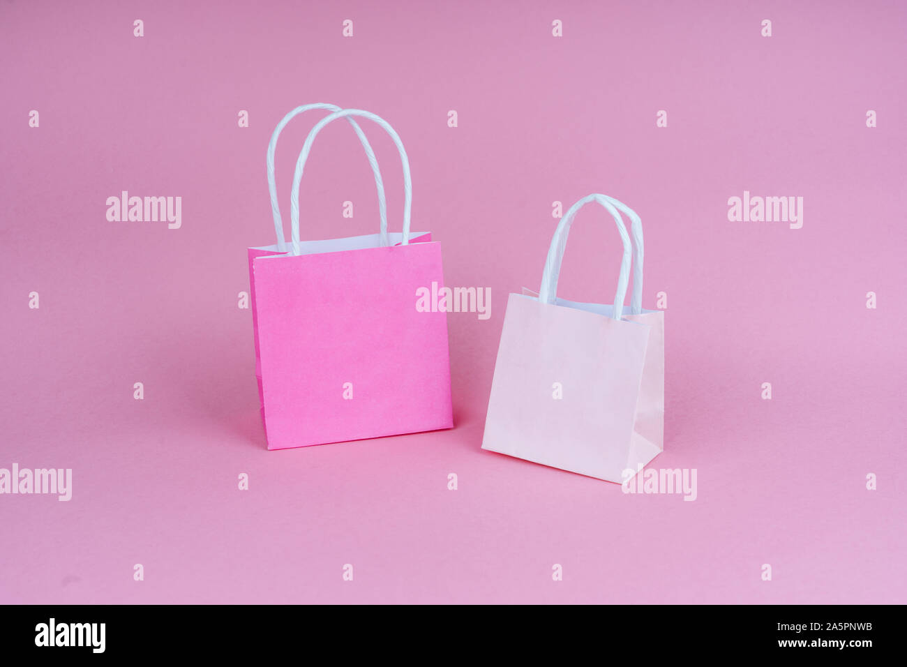 Tissue paper gift bag hi-res stock photography and images - Alamy