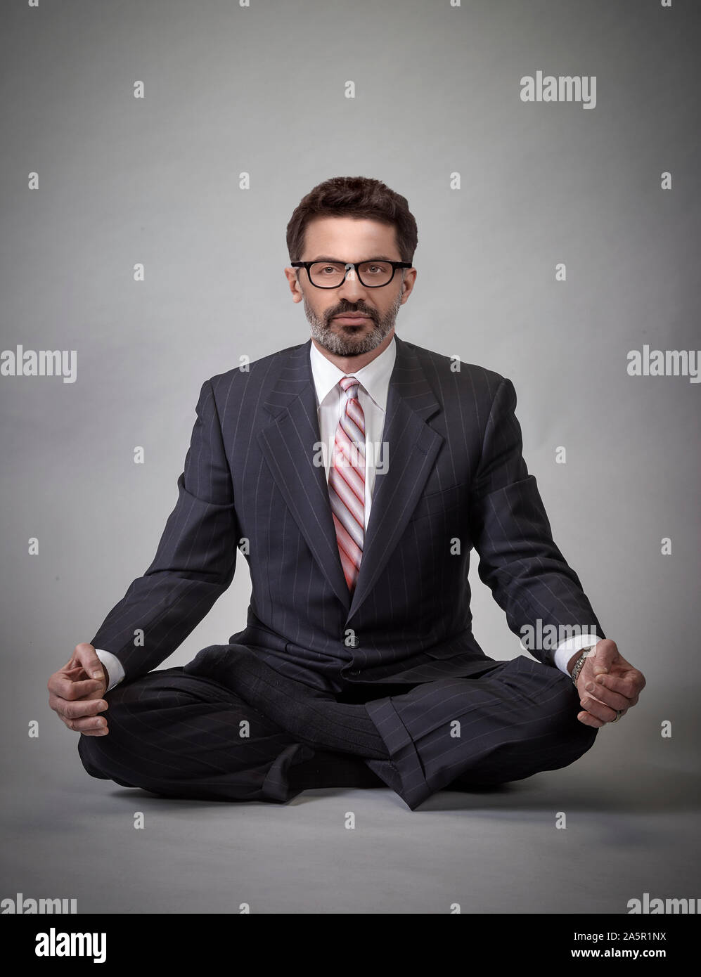 Cross legged leg legs crossed hi-res stock photography and images - Alamy