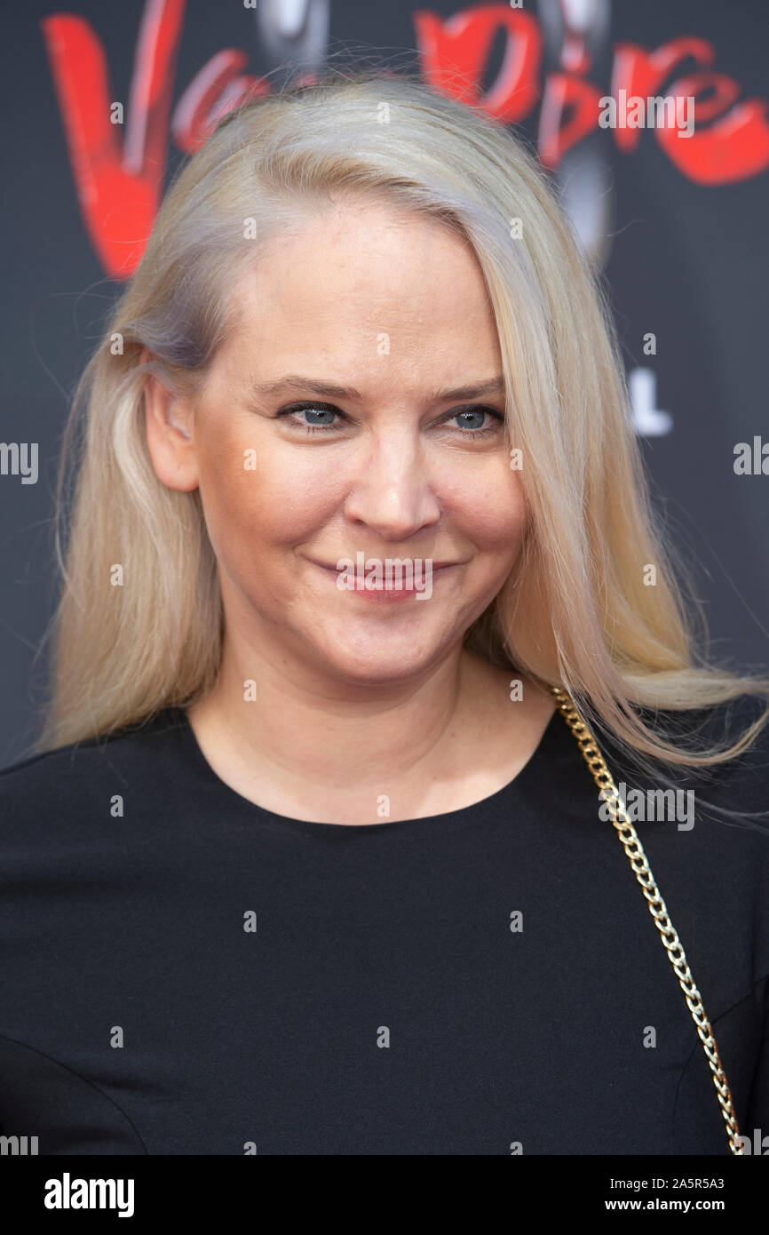 Tiana PONGS, actress, model, red carpet, Red Carpet Show, premiere of