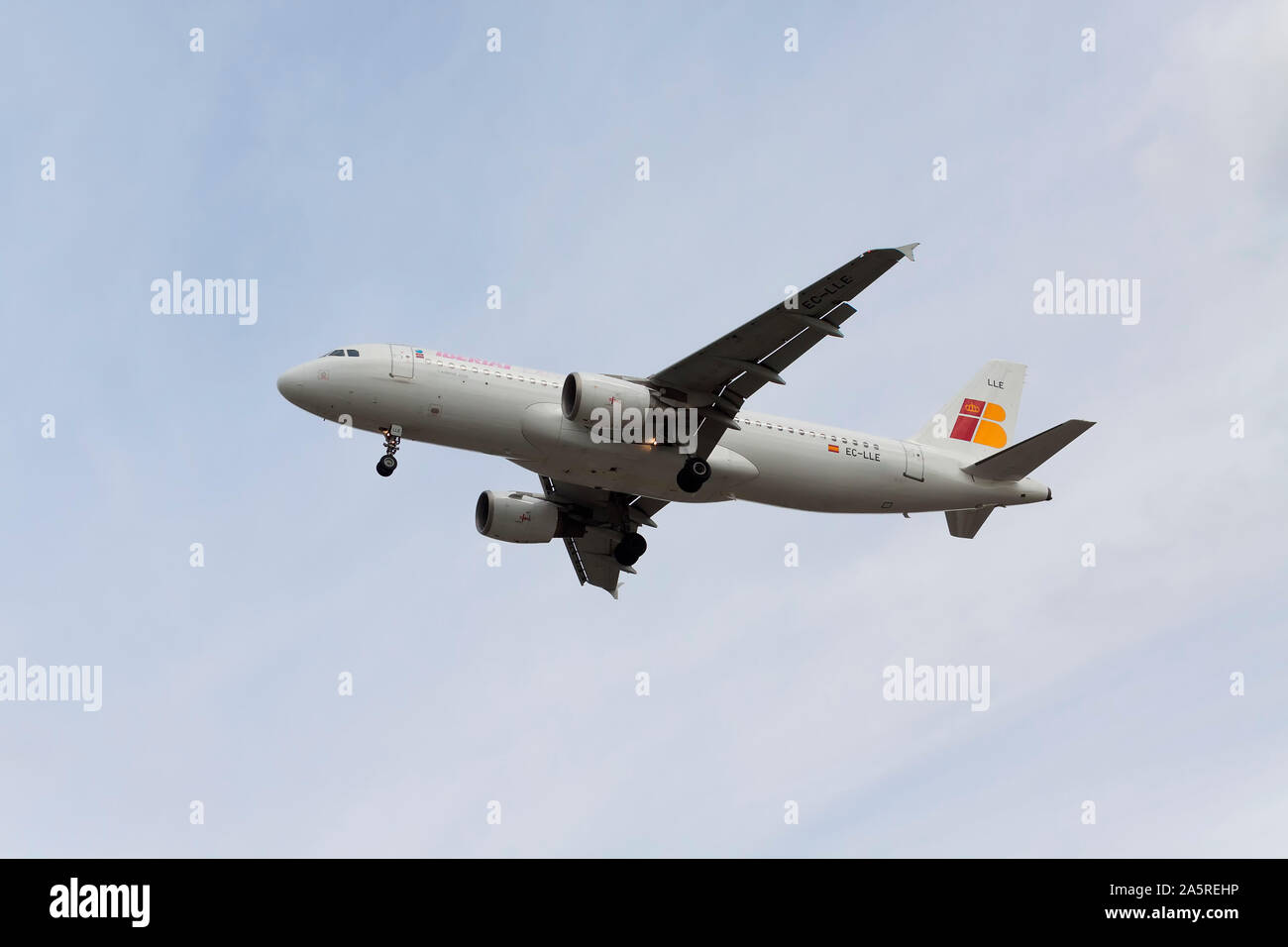 Spanish Iberia Airbus A320-200 (old livery) with registration EC