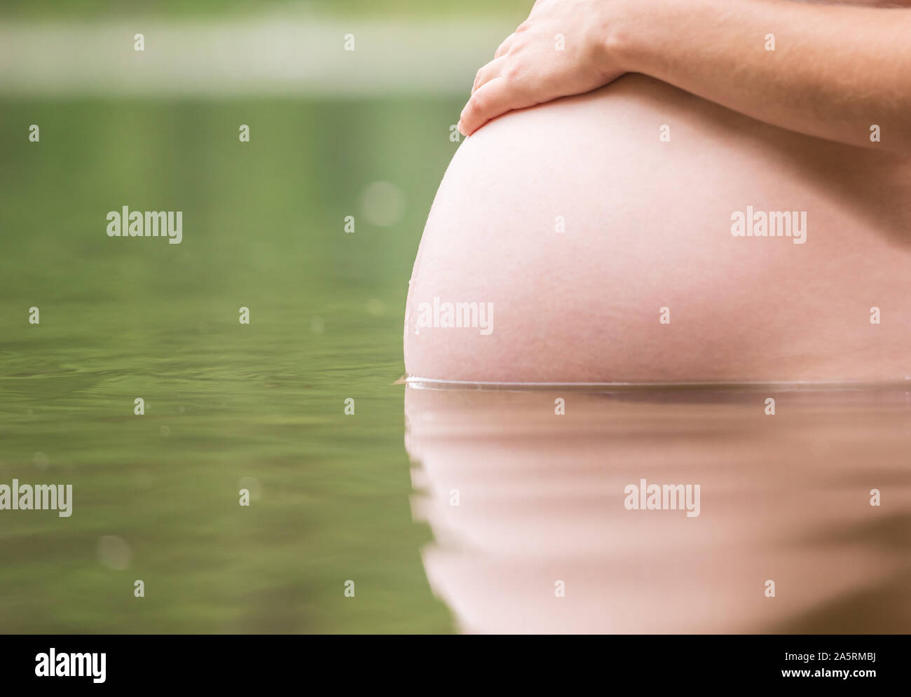 Bathing alfresco hires stock photography and images Alamy
