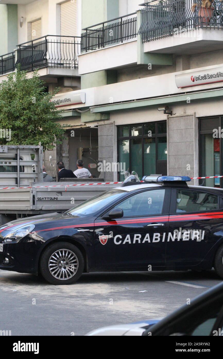 Unicredit Atm High Resolution Stock Photography And Images Alamy