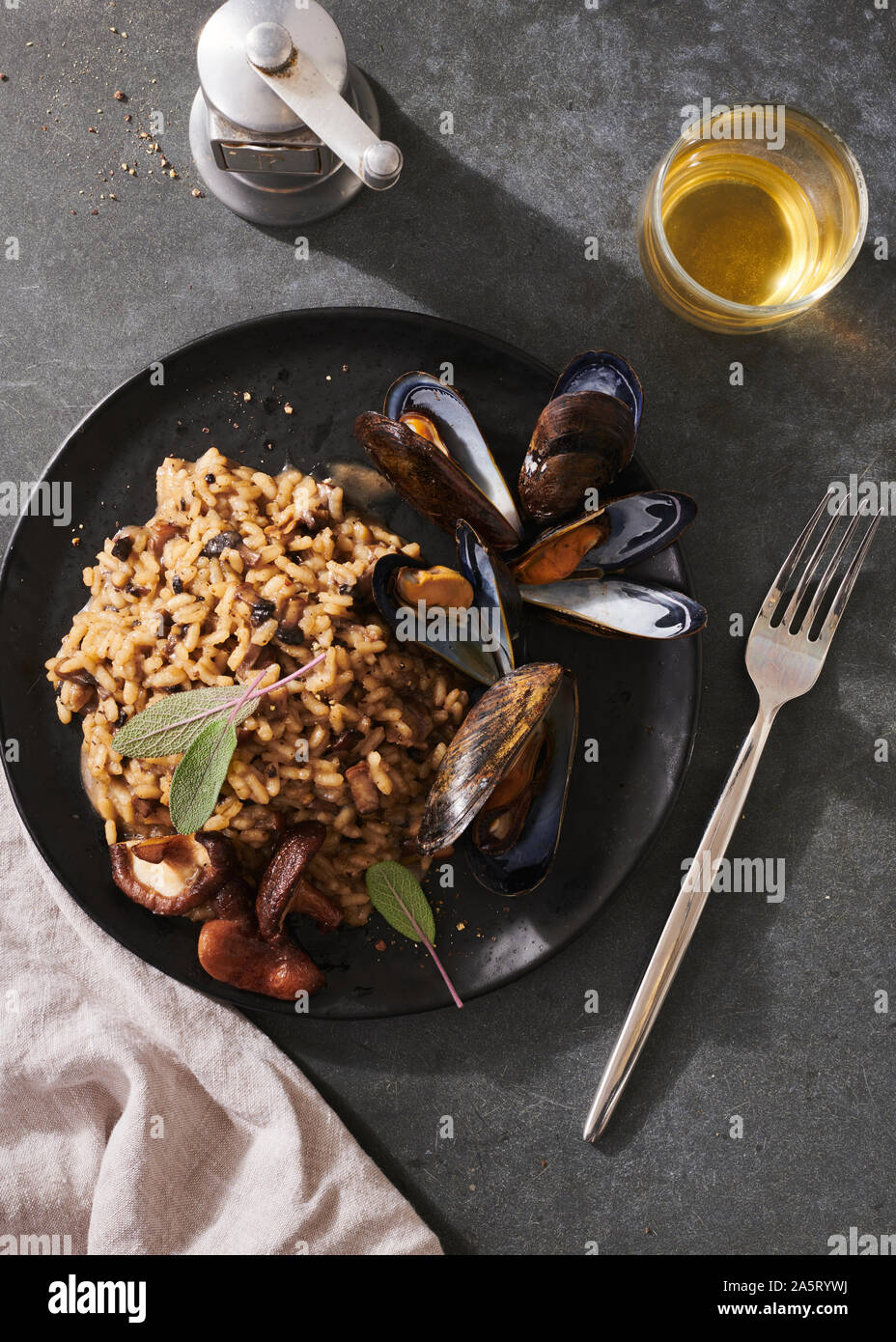 Muscles Risotto MUSHROOM RISOTTO WITH MUSSELS Stock Photo - Alamy