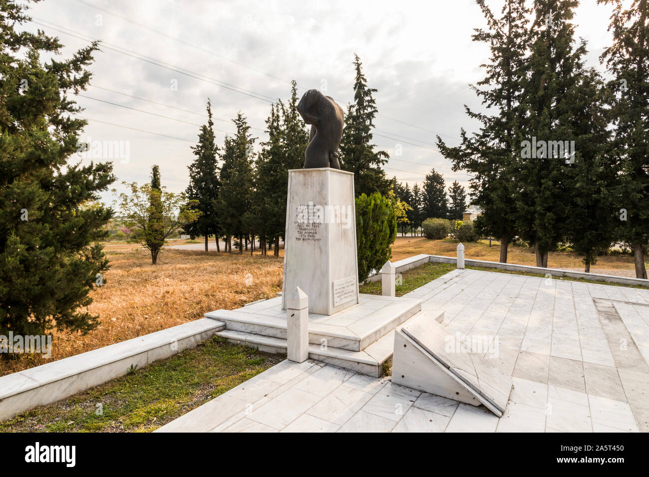 Thermopylae Greece Memorial Monument To King Of Sparta Leonidas The 300 Spartan And The 700 Thespians Who Fought At The Battle Of Thermopylae Stock Photo Alamy