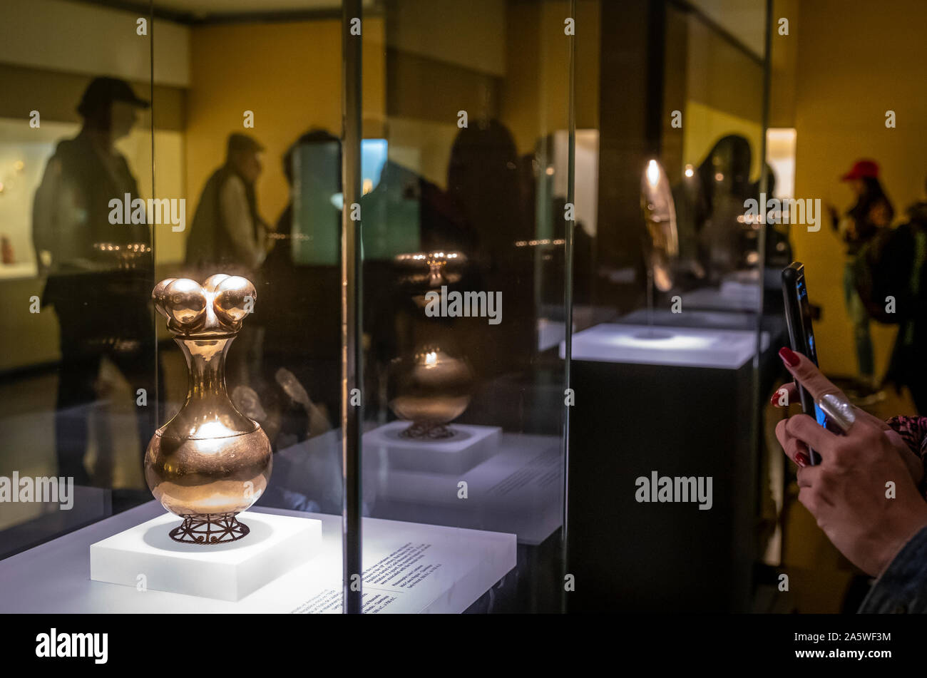 Poporo Quimbaya, Pre-Columbian goldwork collection, Gold museum, Museo del Oro, Bogota, Colombia, America Stock Photo