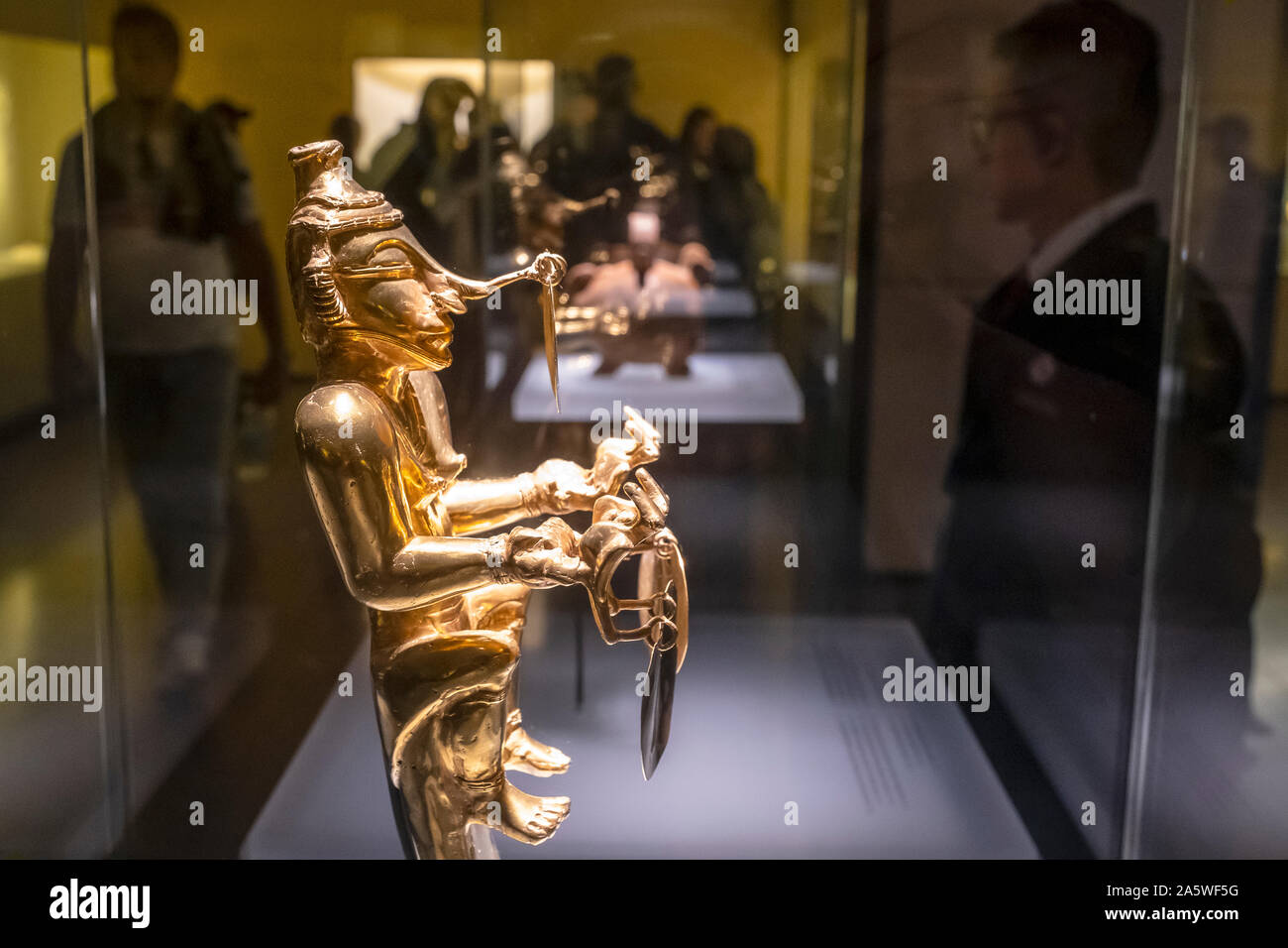Poporo, anthropomorphous, Pre-Columbian goldwork collection, Gold museum, Museo del Oro, Bogota, Colombia, America Stock Photo