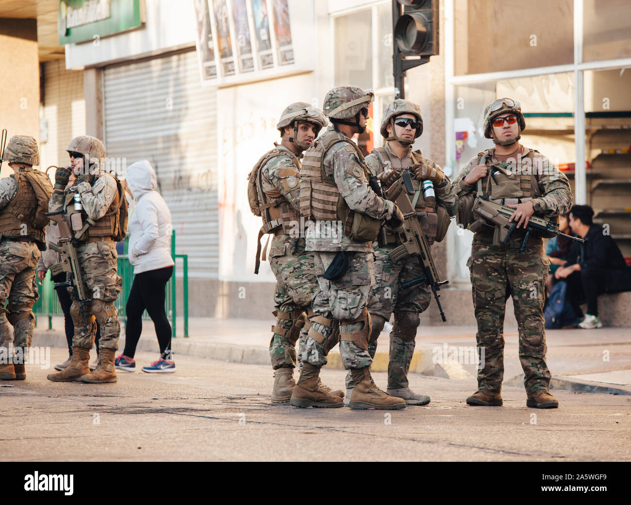 QUILPUÉ, CHILE - OCTOBER 20, 2019 - Military take the streets under the State of Emergency during protests of the 'Evade' movement against the governm Stock Photo