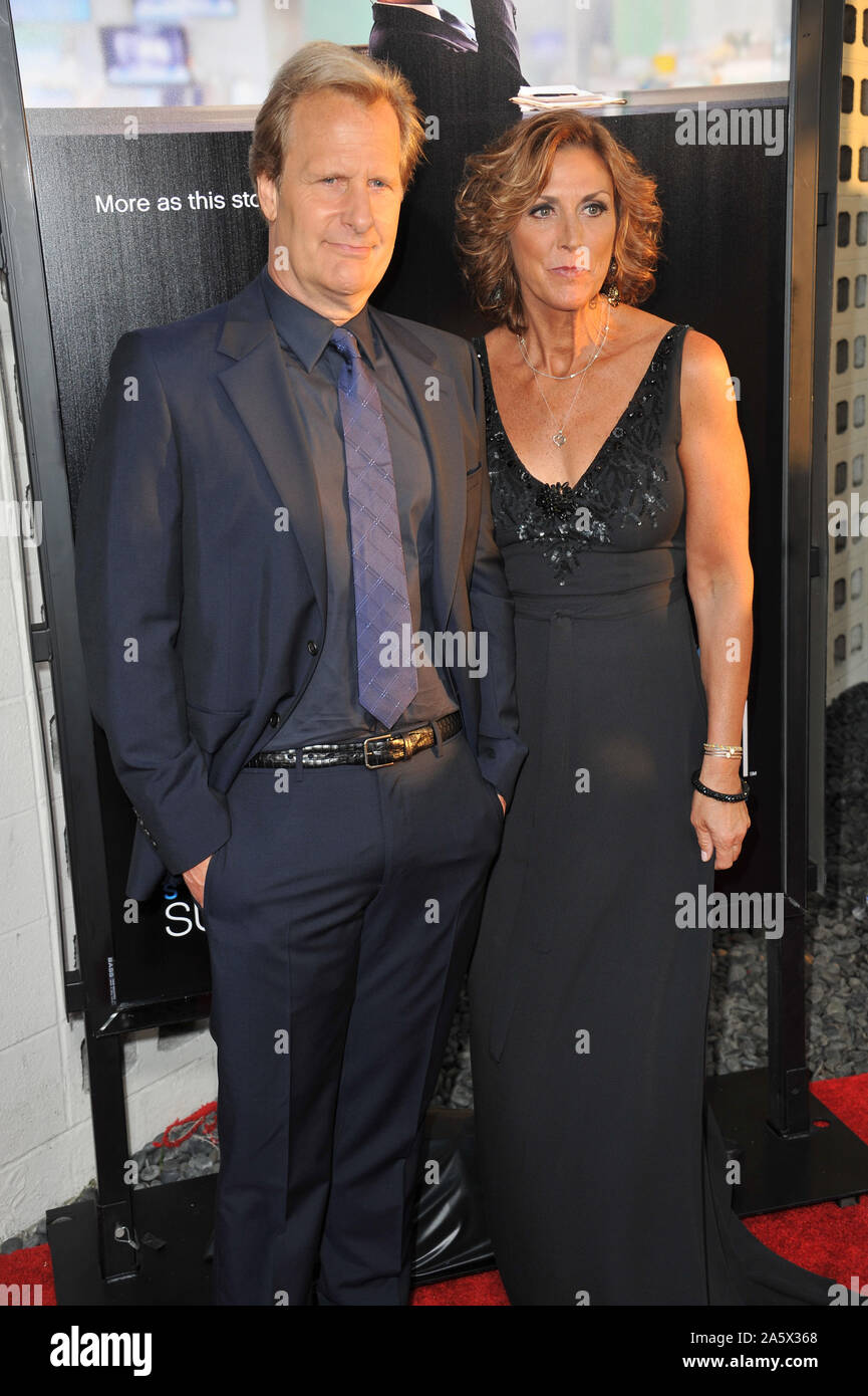 Jeff daniels and wife red carpet event hires stock photography and