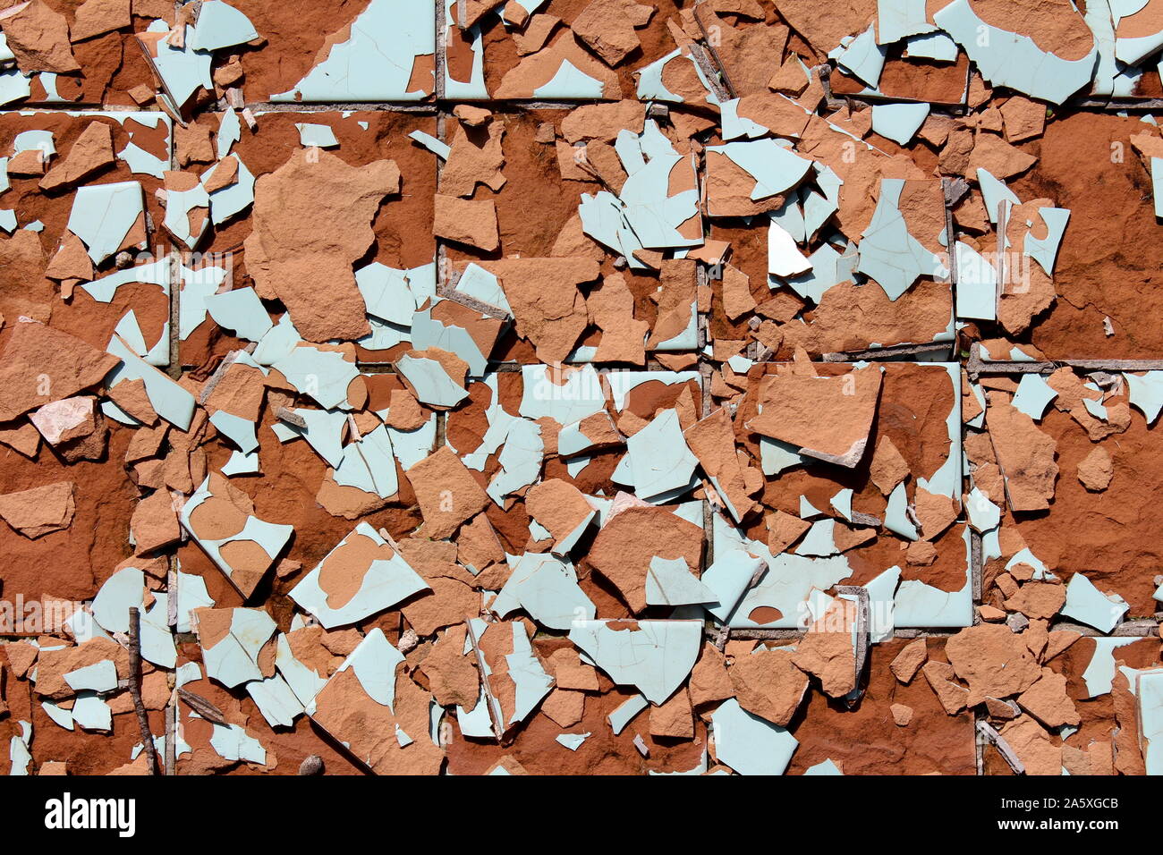 Texture broken tiles mosaic hi-res stock photography and images - Alamy