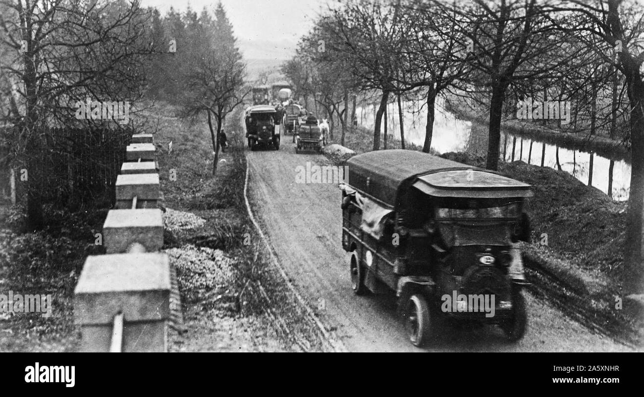 A.E.F. France. Transporting American troops in French Motor omnibuses used formerly in Paris by the public. (These are buses used by Gen. Joffre to transport French troops to the battle of the Marne.) ca. 1917-1918 Stock Photo