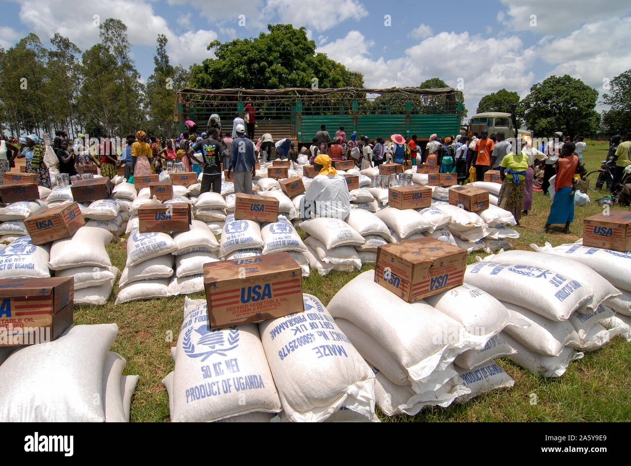 UGANDA, Kitgum , World Food Programme, distribution of EU aid maize and