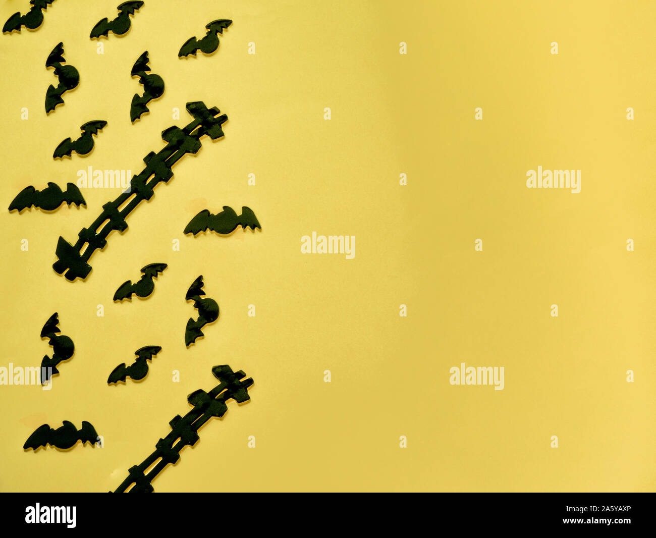 Bat pattern for halloween on yellow background with copy space Stock ...