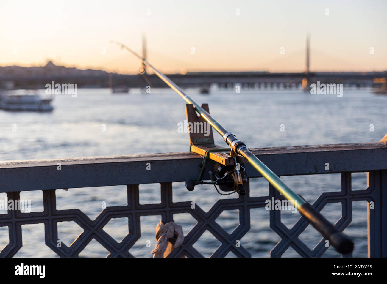 Galata bridge fishing hi-res stock photography and images - Alamy