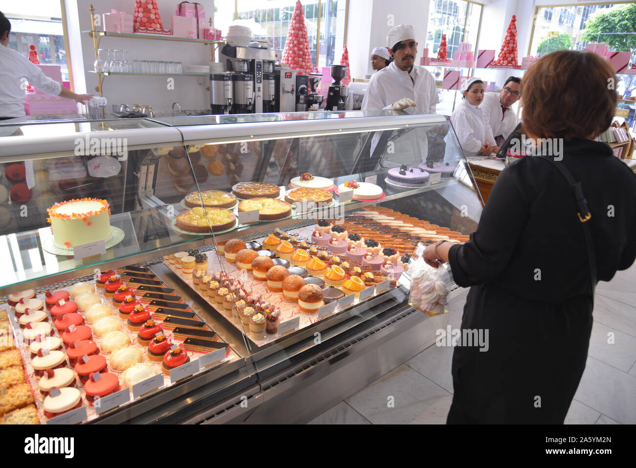 Bottega Louie High Resolution Stock Photography And Images Alamy