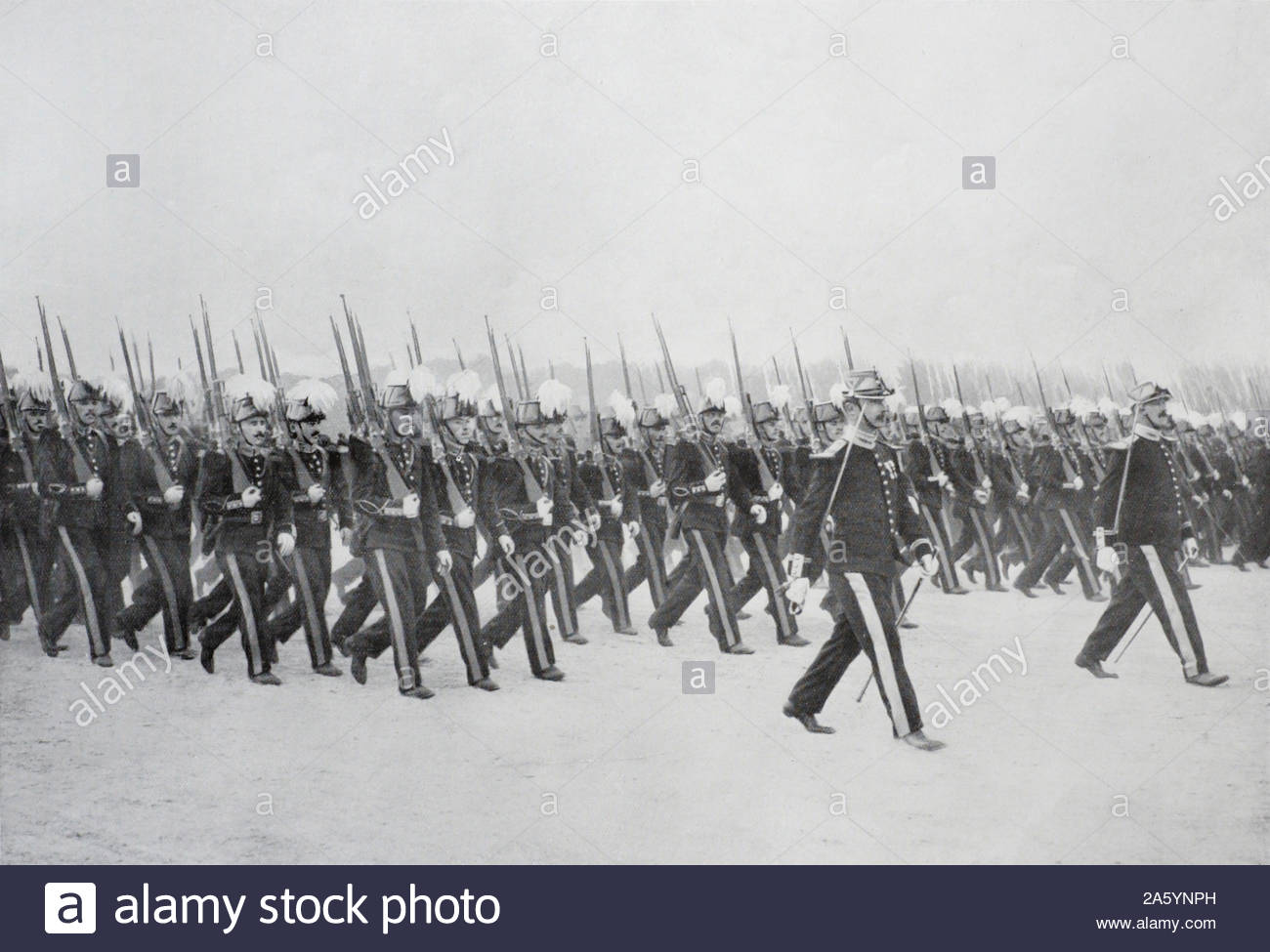 WW1 'Old Guard', pride of the French army marching on Champs de Mars, Paris France, vintage photograph from 1914 Stock Photo