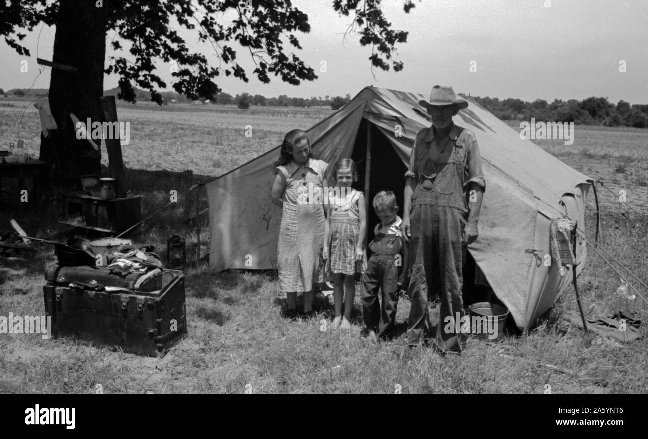 Veteran migrant agricultural worker and his family encamped on the Arkansas River, Wagoner County, Oklahoma By Russell Lee, 1903-1986, photographer Date 19390101. Stock Photo