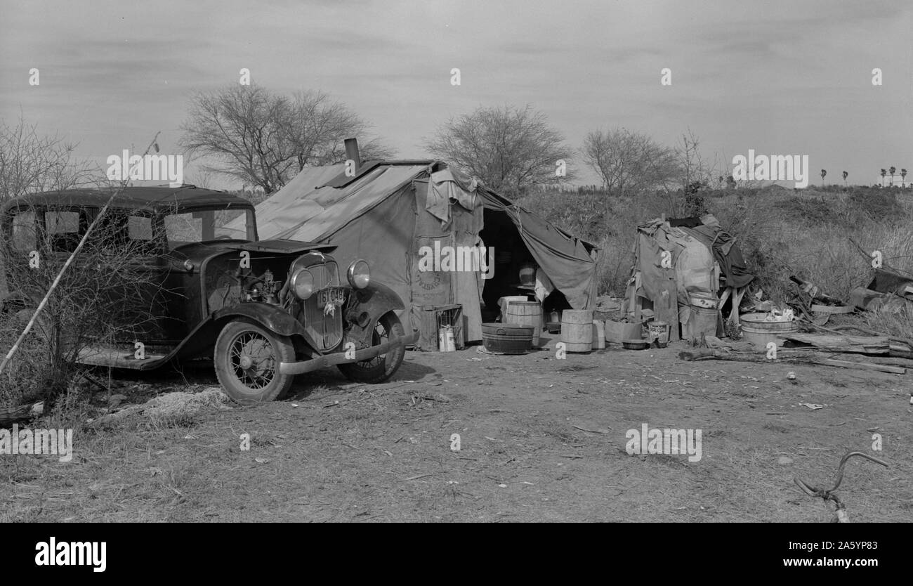 Camp of migrant workers near Mercedes, Texas. By Russell Lee, 1903-1986, dated 19390101 Feb. Stock Photo