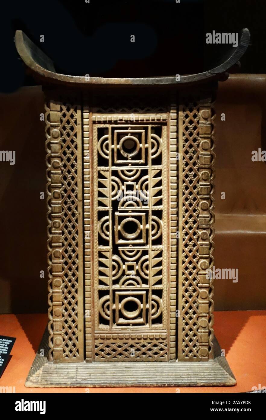 Wood and metal throne of King Ghezo of Benin, Africa. Dated 17th Century Stock Photo