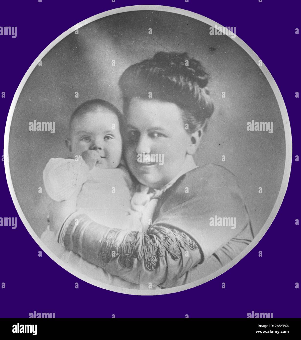 Queen Emma of Holland holding her grand daughter Princess Juliana, cameo portrait 1909 Stock Photo