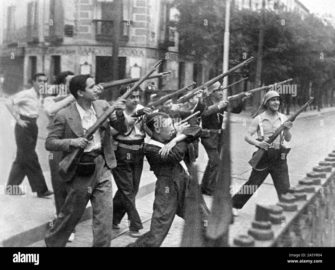 Republican soldiers in Spain during a Spanish Civil war battle 1937 Stock Photo