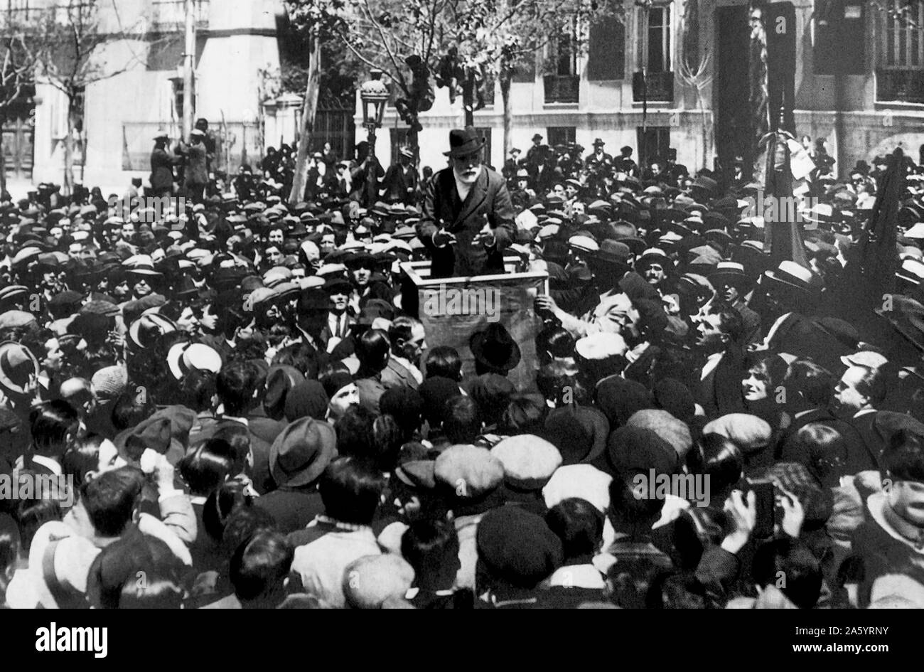 Paulino Iglesias Posse 1850 – 1925, better known as Pablo Iglesias, Spanish socialist and labour leader addressing a crowd in 1920. He is regarded as the father of Spanish socialism; having founded the Spanish Socialist Workers' Party (PSOE) in 1879 and the Spanish General Workers' Union (UGT) in 1888. Stock Photo