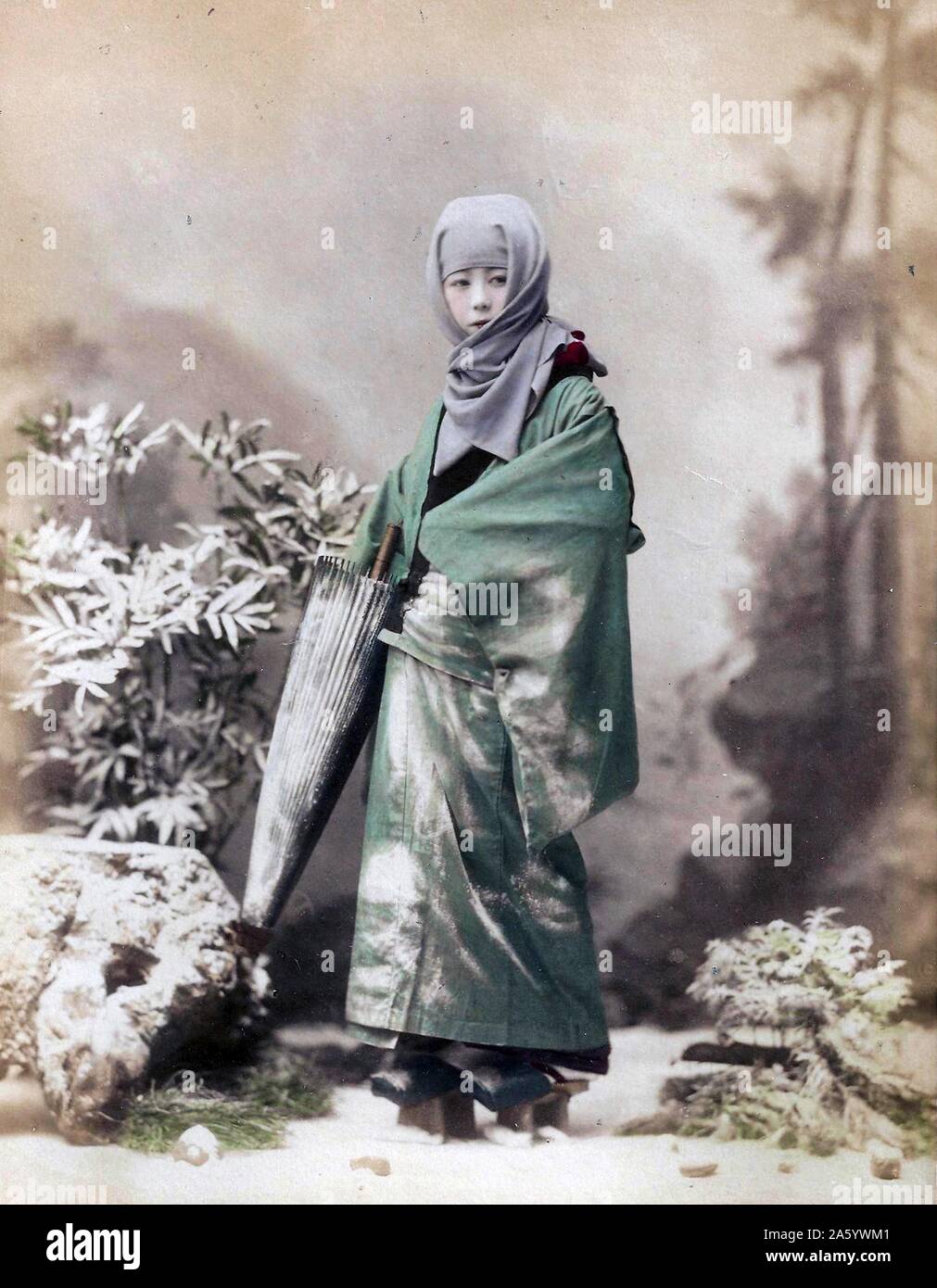 Japanese woman with umbrella hi-res stock photography and Japanese woman with umbrella hi-res stock photography and